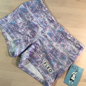 Fleo size M double lined. 3.25